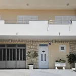 Apartamento Awesome In With Wifi