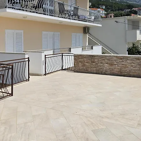 Lovely In With Wifi Apartment Omis