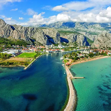 Lovely In With Wifi Apartment Omis